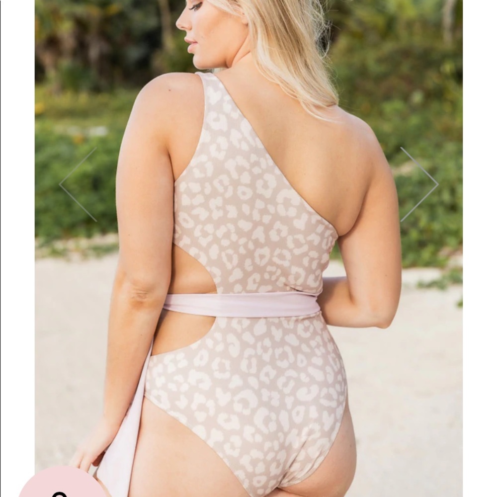 TROPIC SAND DUNES TAUPE RIBBED ONE SHOULDER ANIMAL PRINT SWIMSUIT